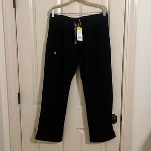 Figs Kade Cargo straight leg scrubs